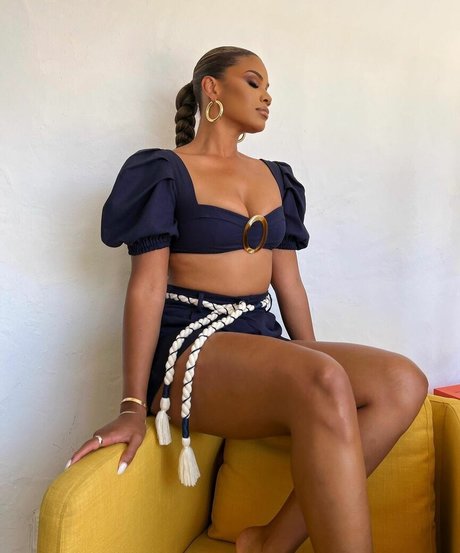 Kamie Crawford model best pic