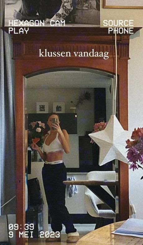 Lies Zhara nice actress picture