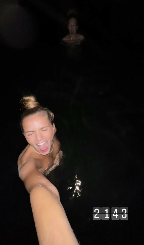 Lies Zhara pornstar perfect pic