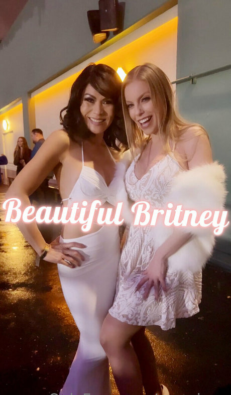 mssaigon erotic pornstar image