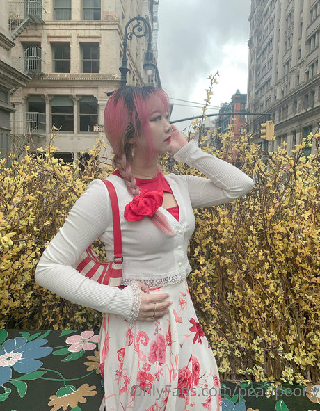 pearlpeony nude model photo