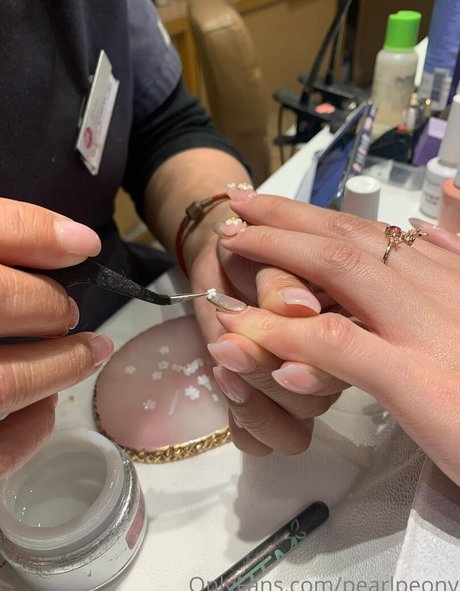 pearlpeony pretty actress pics