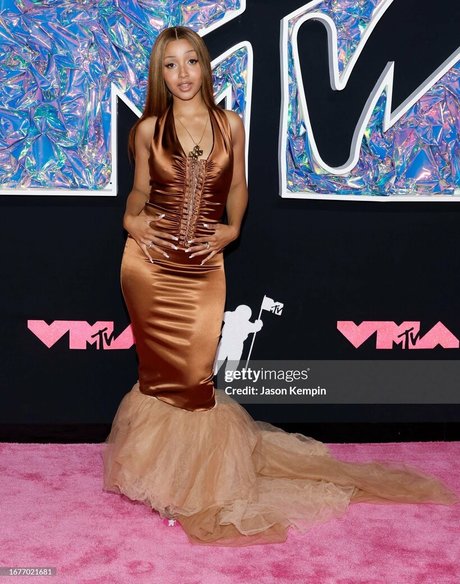 PinkPantheress nice actress picture