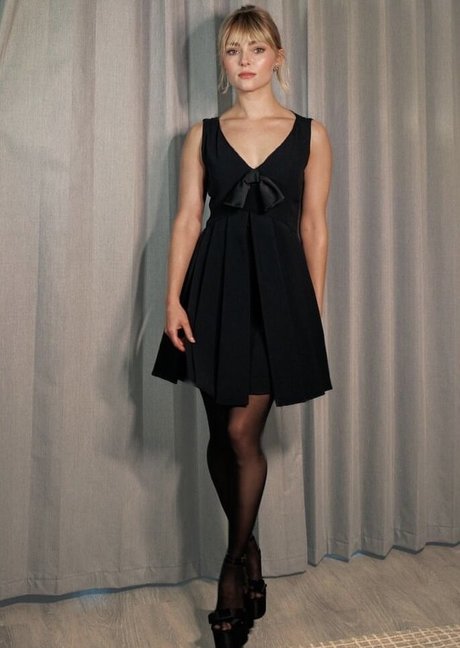 AnnaSophia Robb model high quality pictures