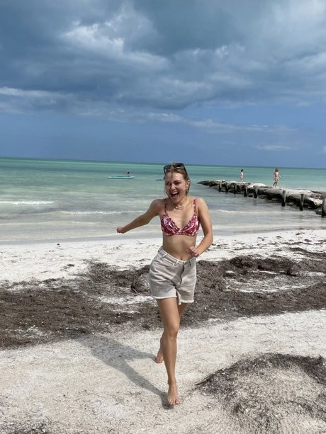 AnnaSophia Robb exclusive pornstar img