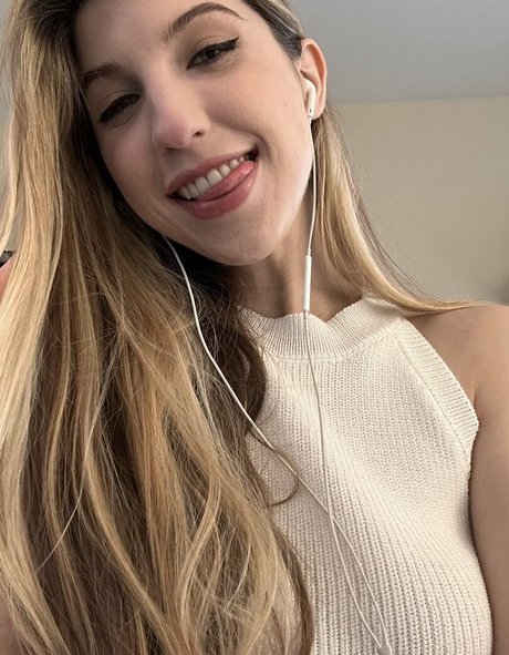 FrivolousFox ASMR hot pornstar picture