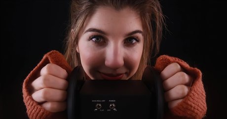 FrivolousFox ASMR star xxx pic