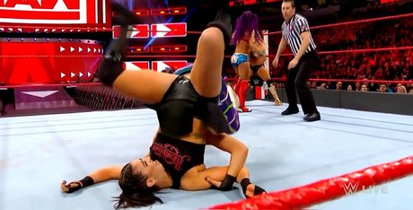 Sonya Deville top model pics