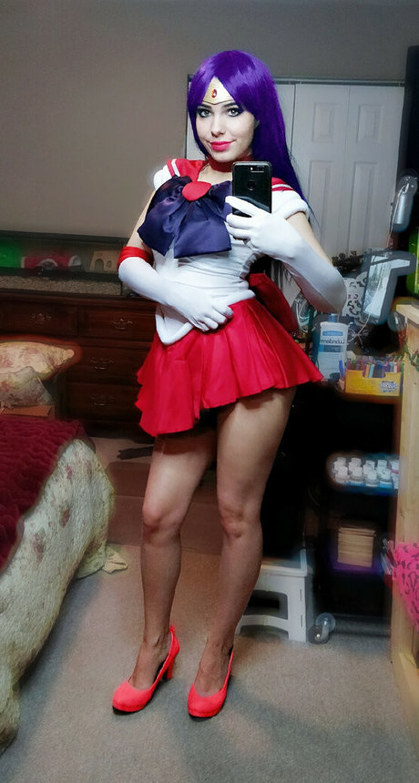 Cellutron star naked images