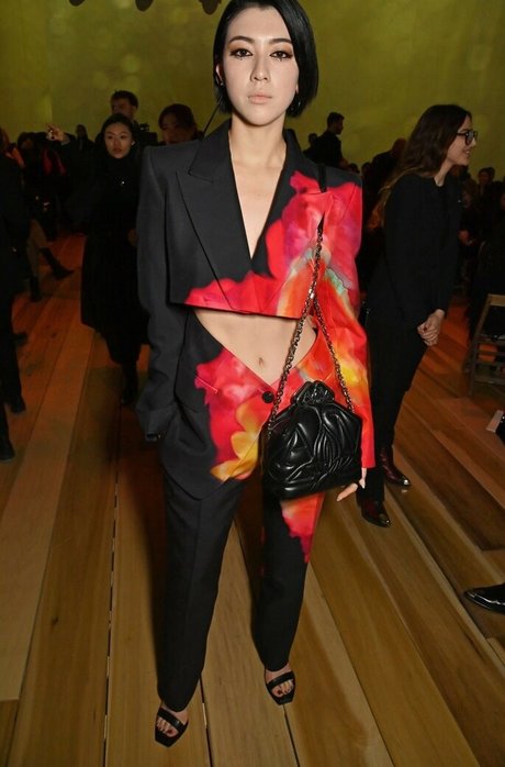 Ayaka Miyoshi free pornstar picture