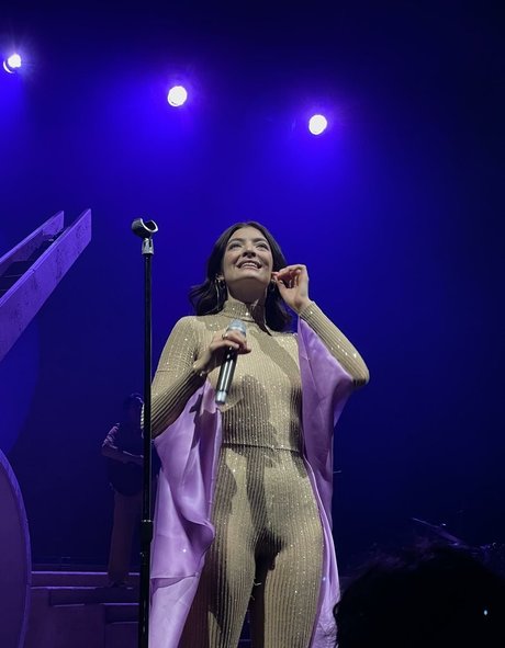 Lorde Profile pic