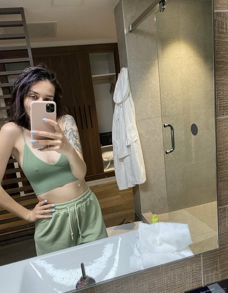 oooops__ high quality model photos