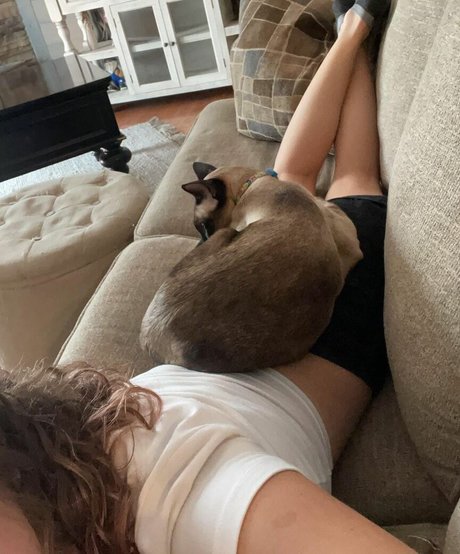 MuscleMommy002 nude star gallery