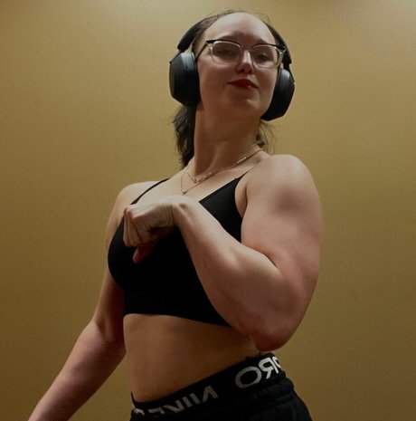 MuscleMommy002 nice star pics