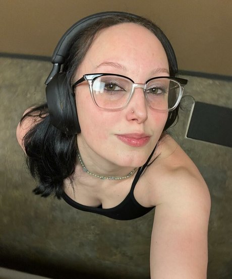 MuscleMommy002 pornstar art pictures