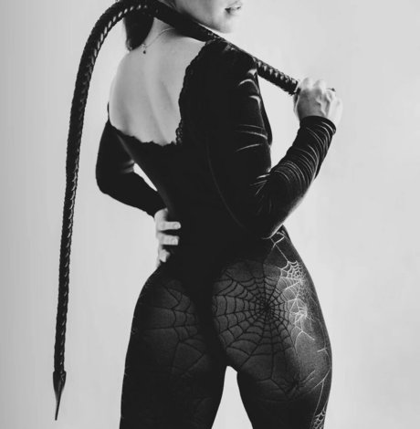 Miss Samodiva Profile pic