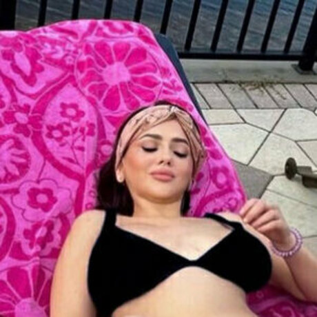 EvelynLuxe model nude pictures