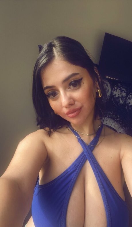 EvelynLuxe hot actress archive