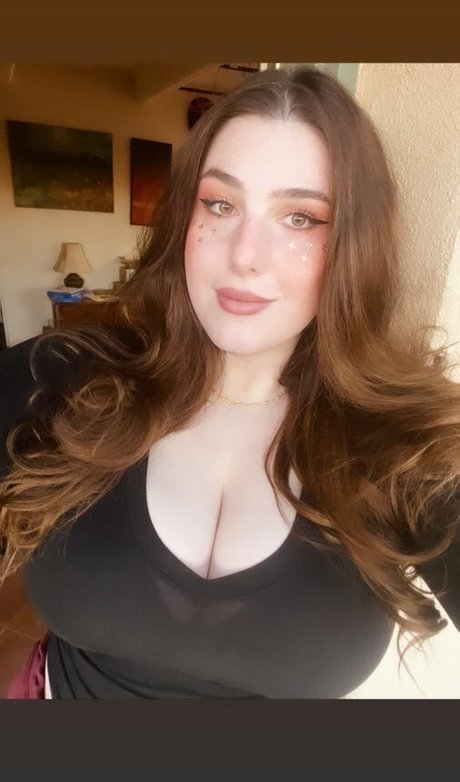 Moxy Mary perfect model photo