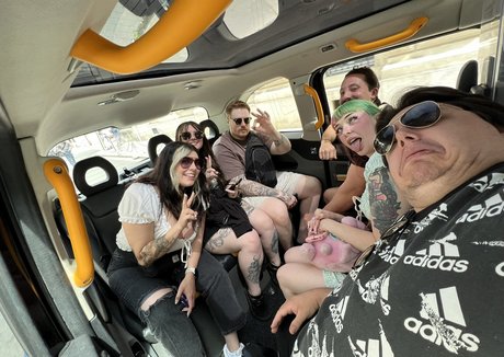 Alluux pornstar xxx pic