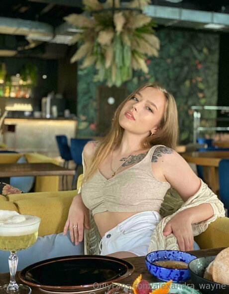 Alexandra Wayne nudes model archive