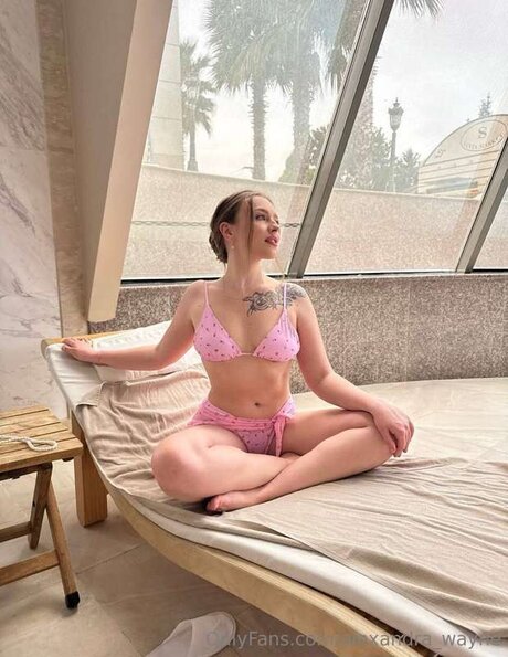 Alexandra Wayne sex model archive