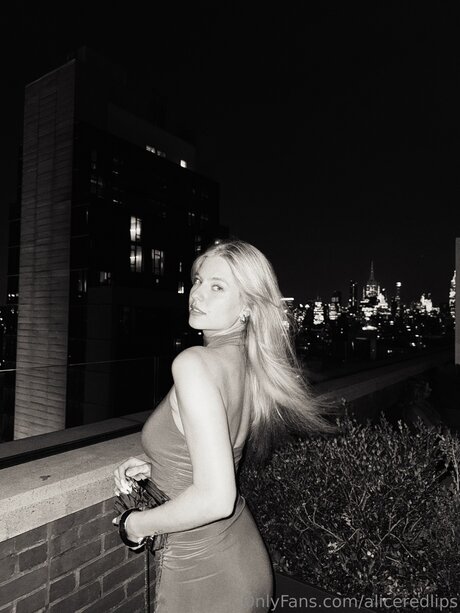 Aliceredlips pornstar free galleries