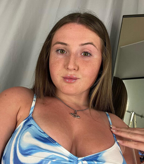 Katylee Bailey model adult pictures