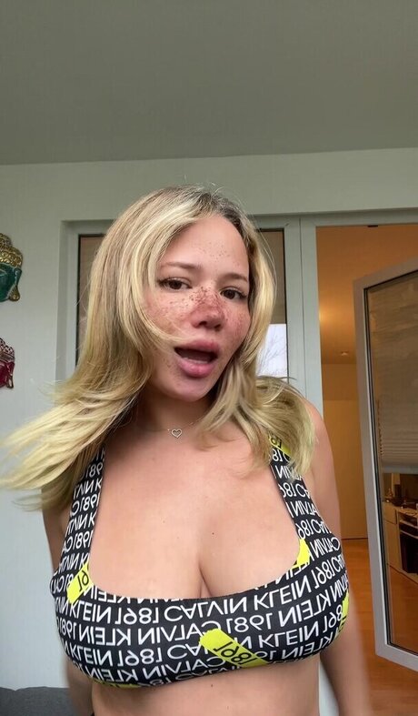 Greatmoongirl pornstar naked pictures