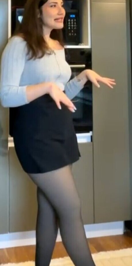 _zge Azunyan model top picture