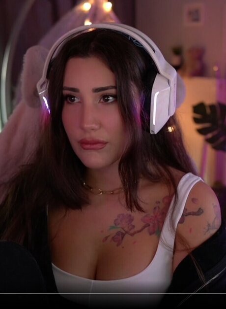 _zge Azunyan model porn archive