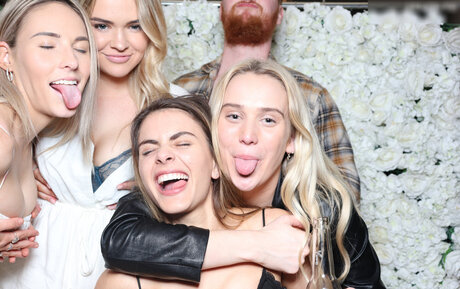 Photobox Flashes hot pornstar pictures