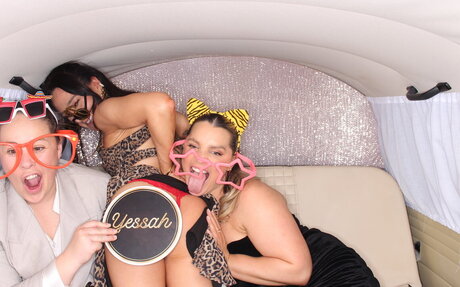 Photobox Flashes model pretty picture