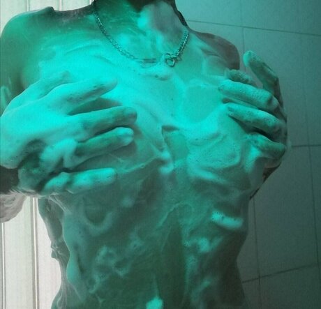 Tr n Th i T m Chi n pornstar nude pics