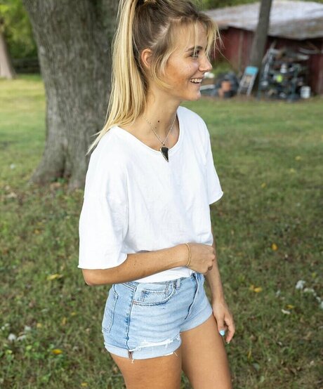 Lauren Landers hot actress images