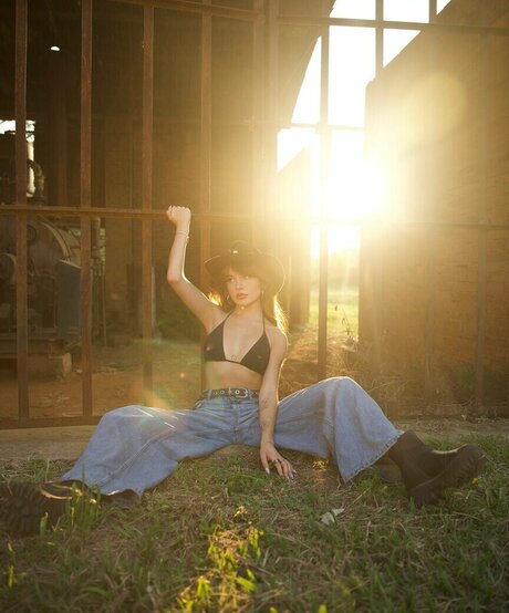 Liv Resenhas naked star galleries