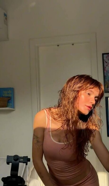 Liv Resenhas model free pics