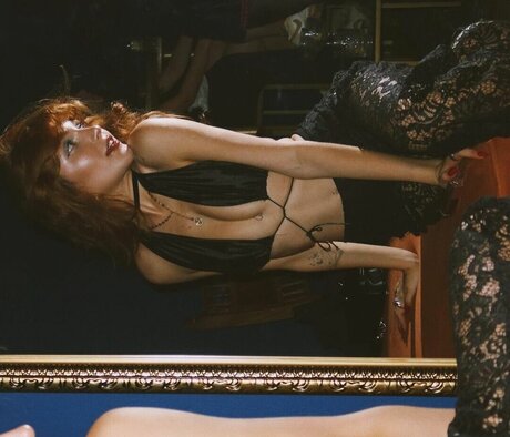 Liv Resenhas sexy model pic