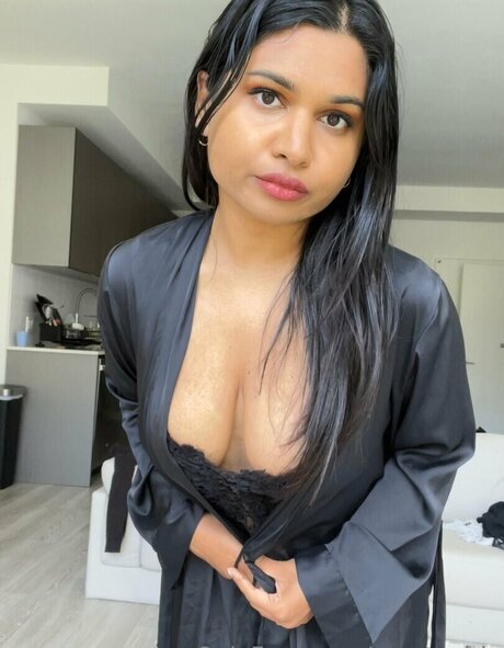 Miss Patel model erotic archive