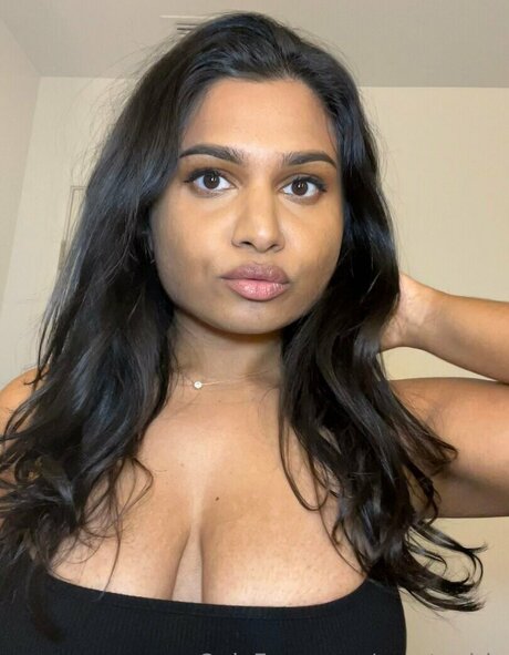 Miss Patel hd model pictures