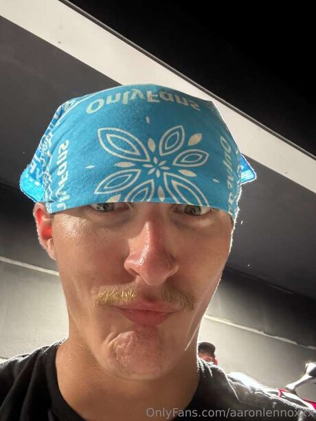 Aaronlennoxxx erotic model image