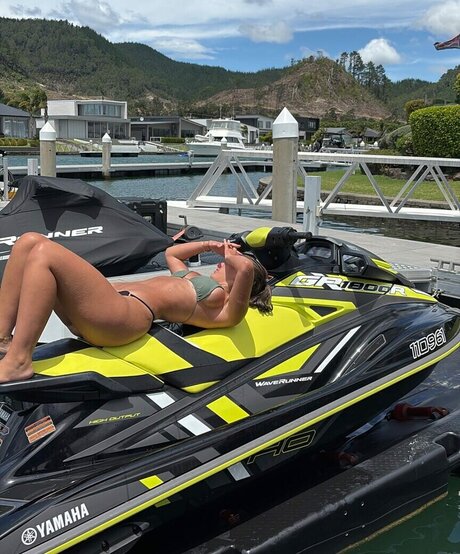 Lauramjj_ hd star image