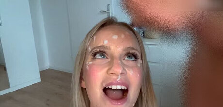 baebaezoe pornographic star picture