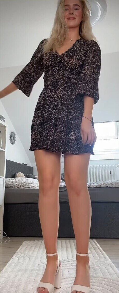 Emely Winkler hot star archive