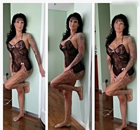 Sari Sander model high quality photo