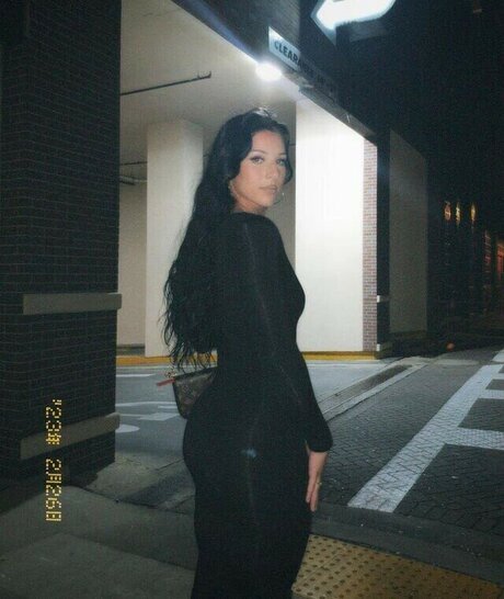 Allison Royalty pretty actress gallery