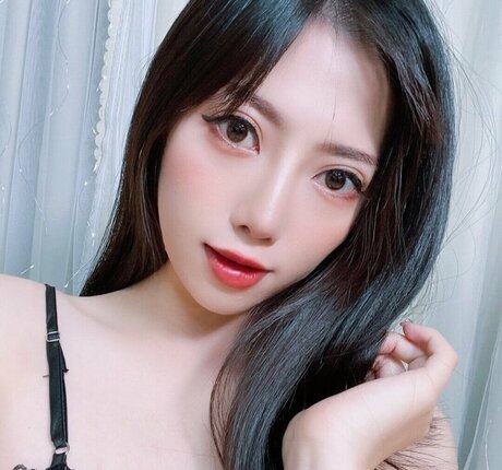 Momo Rose model sex archive