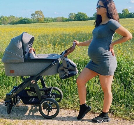 Julia Schulze pretty star image