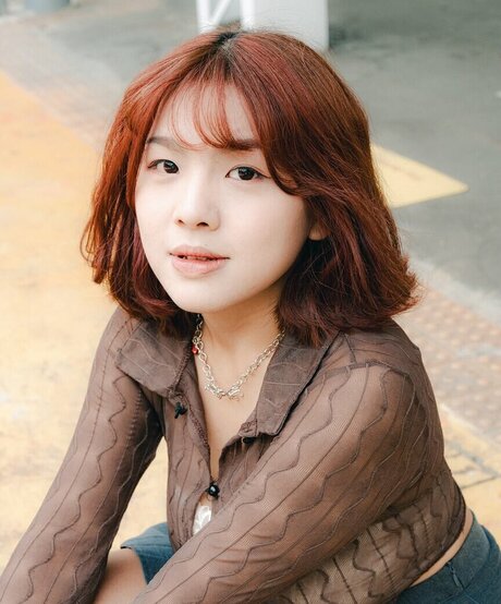 __s w p__ model high quality photo