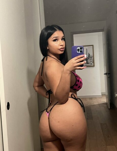 Thumb Alina art model picture